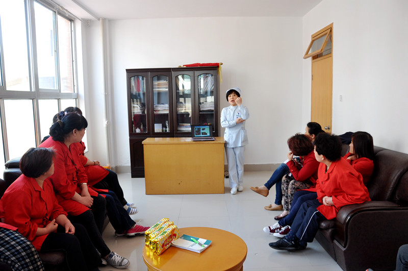 护理部深入开展社区健康教育系列活动